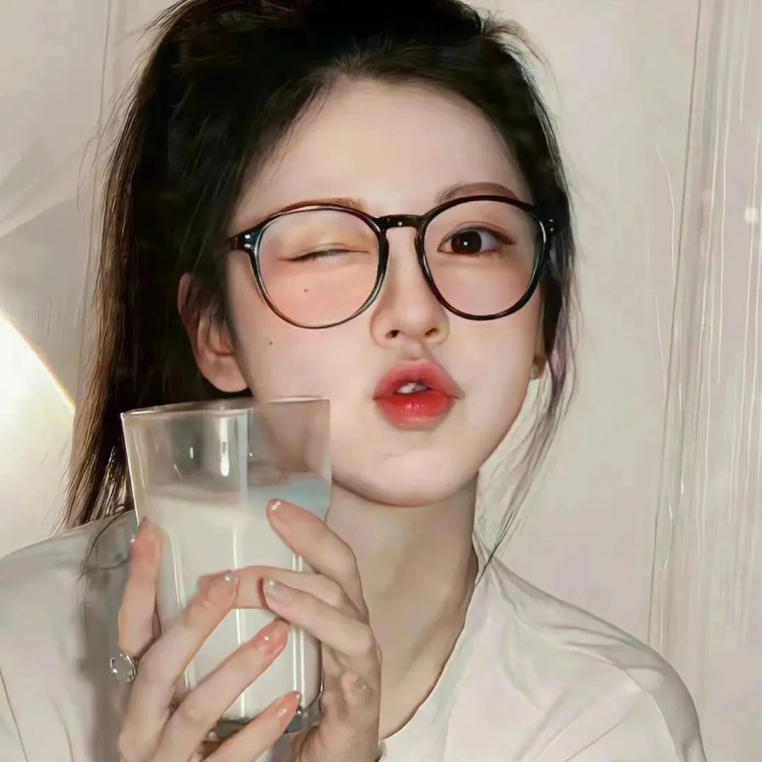 夏日天空的那匹红马